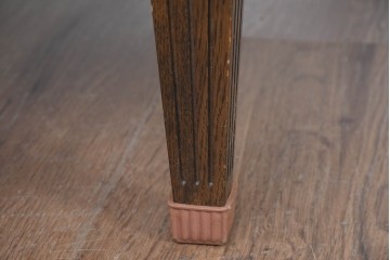 中古　カリモク家具(karimoku)　domani(ドマーニ)　QUEENS LIFE(クイーンズライフ)　クラシカルな空間を演出するアームチェアとスツールのセット　アームチェア定価約27万6千円相当　スツール定価約10万円相当　(R-084588)