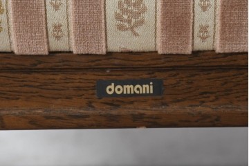 中古　カリモク家具(karimoku)　domani(ドマーニ)　QUEENS LIFE(クイーンズライフ)　クラシカルな空間を演出するアームチェアとスツールのセット　アームチェア定価約27万6千円相当　スツール定価約10万円相当　(R-084588)