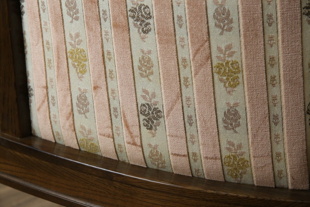 中古　カリモク家具(karimoku)　domani(ドマーニ)　QUEENS LIFE(クイーンズライフ)　クラシカルな空間を演出するアームチェア　定価約27万6千円　(R-084589)