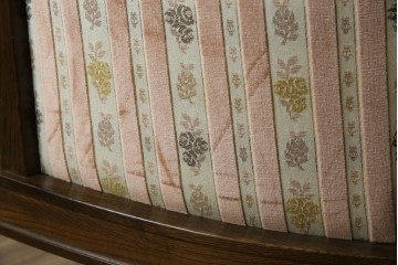 中古　カリモク家具(karimoku)　domani(ドマーニ)　QUEENS LIFE(クイーンズライフ)　クラシカルな空間を演出するアームチェア　定価約27万6千円　(R-084589)