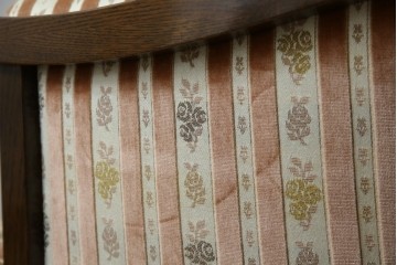 中古　カリモク家具(karimoku)　domani(ドマーニ)　QUEENS LIFE(クイーンズライフ)　クラシカルな空間を演出するアームチェア　定価約27万6千円　(R-084589)