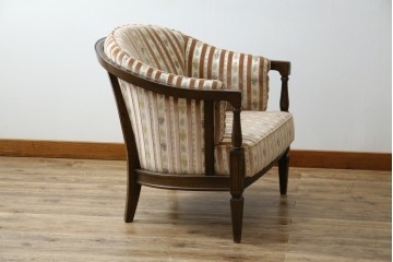 中古　カリモク家具(karimoku)　domani(ドマーニ)　QUEENS LIFE(クイーンズライフ)　クラシカルな空間を演出するアームチェア　定価約27万6千円　(R-084589)