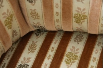 中古　カリモク家具(karimoku)　domani(ドマーニ)　QUEENS LIFE(クイーンズライフ)　クラシカルな空間を演出するアームチェア　定価約27万6千円　(R-084589)