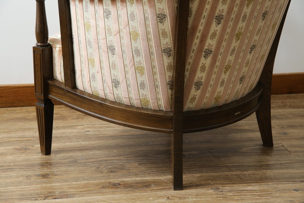 中古　カリモク家具(karimoku)　domani(ドマーニ)　QUEENS LIFE(クイーンズライフ)　クラシカルな空間を演出するアームチェア　定価約27万6千円　(R-084589)