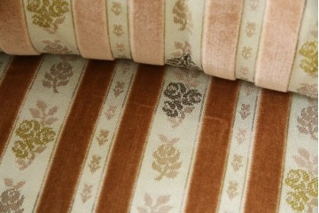 中古　カリモク家具(karimoku)　domani(ドマーニ)　QUEENS LIFE(クイーンズライフ)　クラシカルな空間を演出するアームチェア　定価約27万6千円　(R-084589)