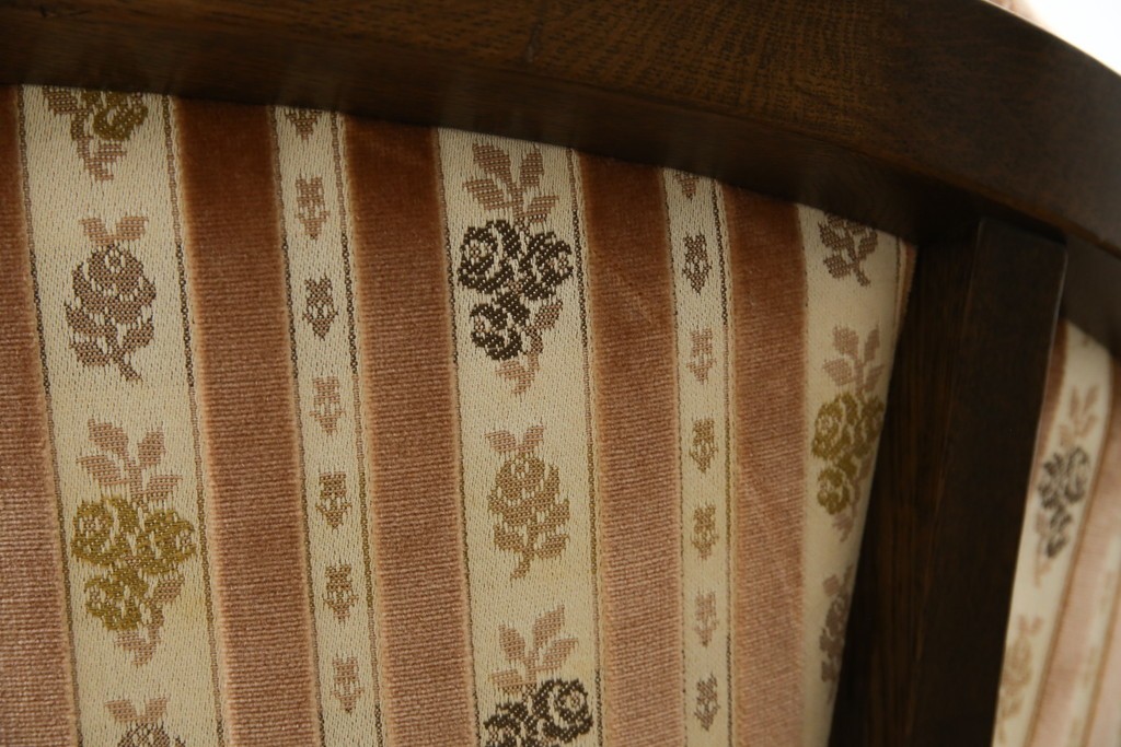 中古　カリモク家具(karimoku)　domani(ドマーニ)　QUEENS LIFE(クイーンズライフ)　クラシカルな空間を演出するアームチェア　定価約27万6千円　(R-084589)