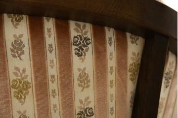 中古　カリモク家具(karimoku)　domani(ドマーニ)　QUEENS LIFE(クイーンズライフ)　クラシカルな空間を演出するアームチェア　定価約27万6千円　(R-084589)