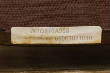 中古　カリモク家具(karimoku)　domani(ドマーニ)　QUEENS LIFE(クイーンズライフ)　クラシカルな空間を演出するアームチェア　定価約27万6千円　(R-084589)