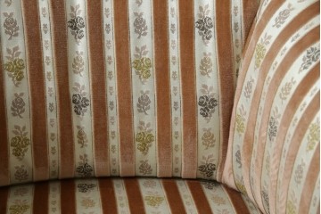 中古　カリモク家具(karimoku)　domani(ドマーニ)　QUEENS LIFE(クイーンズライフ)　クラシカルな空間を演出するアームチェア　定価約27万6千円　(R-084589)