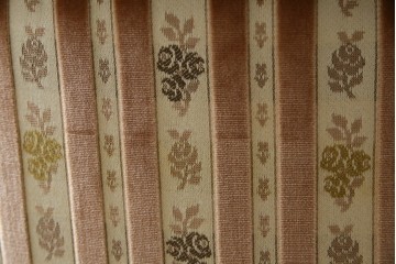 中古　カリモク家具(karimoku)　domani(ドマーニ)　QUEENS LIFE(クイーンズライフ)　クラシカルな空間を演出するアームチェア　定価約27万6千円　(R-084589)