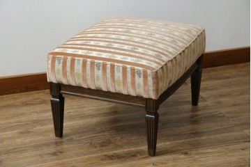 中古　カリモク家具(karimoku)　domani(ドマーニ)　QUEENS LIFE(クイーンズライフ)　クラシカルな空間を演出するスツール　定価約10万円相当　(R-084590)