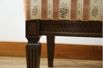 中古　カリモク家具(karimoku)　domani(ドマーニ)　QUEENS LIFE(クイーンズライフ)　クラシカルな空間を演出するスツール　定価約10万円相当　(R-084590)