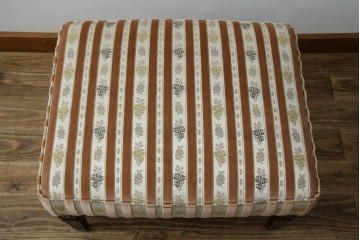 中古　カリモク家具(karimoku)　domani(ドマーニ)　QUEENS LIFE(クイーンズライフ)　クラシカルな空間を演出するスツール　定価約10万円相当　(R-084590)