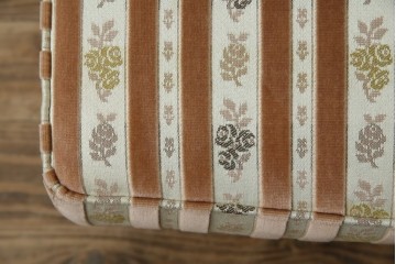 中古　カリモク家具(karimoku)　domani(ドマーニ)　QUEENS LIFE(クイーンズライフ)　クラシカルな空間を演出するスツール　定価約10万円相当　(R-084590)