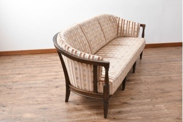 中古　カリモク家具(karimoku)　domani(ドマーニ)　QUEENS LIFE(クイーンズライフ)　クラシカルな空間を演出する3人掛けソファ　定価約55万7千円　(R-084591)