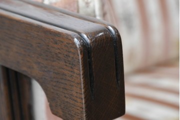 中古　カリモク家具(karimoku)　domani(ドマーニ)　QUEENS LIFE(クイーンズライフ)　クラシカルな空間を演出する3人掛けソファ　定価約55万7千円　(R-084591)