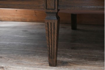 中古　カリモク家具(karimoku)　domani(ドマーニ)　QUEENS LIFE(クイーンズライフ)　クラシカルな空間を演出する3人掛けソファ　定価約55万7千円　(R-084591)