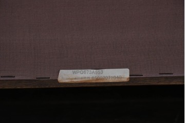 中古　カリモク家具(karimoku)　domani(ドマーニ)　QUEENS LIFE(クイーンズライフ)　クラシカルな空間を演出する3人掛けソファ　定価約55万7千円　(R-084591)
