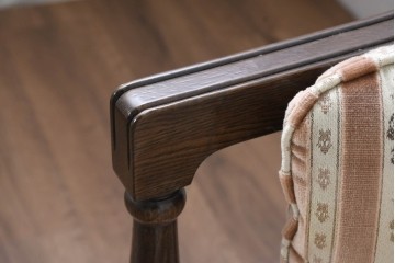 中古　カリモク家具(karimoku)　domani(ドマーニ)　QUEENS LIFE(クイーンズライフ)　クラシカルな空間を演出する3人掛けソファ　定価約55万7千円相当　(R-084591)