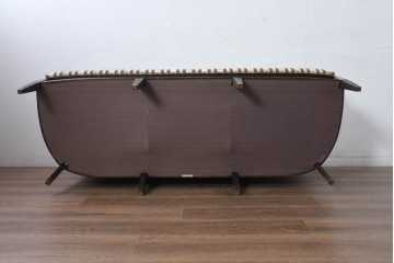 中古　カリモク家具(karimoku)　domani(ドマーニ)　QUEENS LIFE(クイーンズライフ)　クラシカルな空間を演出する3人掛けソファ　定価約55万7千円相当　(R-084591)