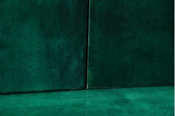 イタリアヴィンテージ　激レア!!　イタリア高級家具　アルド・トゥーラ(ALDO TURA)　仔山羊革張り　シャープで美しい脚の造形美と個性が光る鮮烈なグリーンに目を奪われる三面鏡ドレッサー　(R-084592)