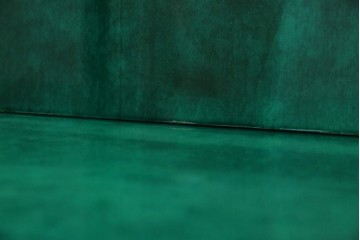 イタリアヴィンテージ　激レア!!　イタリア高級家具　アルド・トゥーラ(ALDO TURA)　仔山羊革張り　シャープで美しい脚の造形美と個性が光る鮮烈なグリーンに目を奪われる三面鏡ドレッサー　(R-084592)