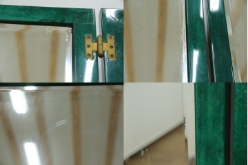 イタリアヴィンテージ　激レア!!　イタリア高級家具　アルド・トゥーラ(ALDO TURA)　仔山羊革張り　シャープで美しい脚の造形美と個性が光る鮮烈なグリーンに目を奪われる三面鏡ドレッサー　(R-084592)