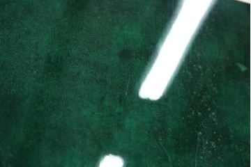 イタリアヴィンテージ　激レア!!　イタリア高級家具　アルド・トゥーラ(ALDO TURA)　仔山羊革張り　シャープで美しい脚の造形美と個性が光る鮮烈なグリーンに目を奪われる三面鏡ドレッサー　(R-084592)