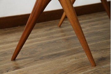 イタリアヴィンテージ　激レア!!　イタリア高級家具　アルド・トゥーラ(ALDO TURA)　仔山羊革張り　シャープで美しい脚の造形美と個性が光る鮮烈なグリーンに目を奪われる三面鏡ドレッサー　(R-084592)