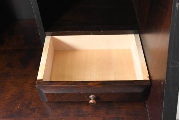 中古　美品　北海道民芸家具　シンプルながら細部までこだわり抜かれた作りが魅力のライティングビューロー(ワークデスク、簿記机、在宅ワーク、在宅用、引き出し、店舗什器)(R-084593)