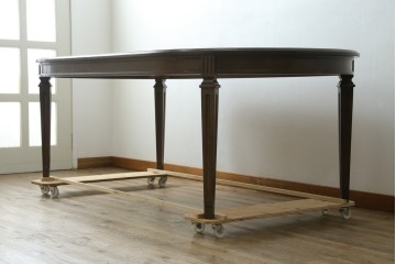 中古　美品　カリモク家具(karimoku)　ドマーニ(domani)　クイーンズライフ(QUEENS LIFE)　クラシカルな佇まいの6人掛けダイニングテーブル　定価約65万6千円　(R-084594)