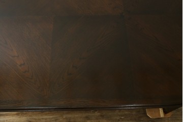 中古　美品　カリモク家具(karimoku)　ドマーニ(domani)　クイーンズライフ(QUEENS LIFE)　クラシカルな佇まいの6人掛けダイニングテーブル　定価約65万6千円　(R-084594)