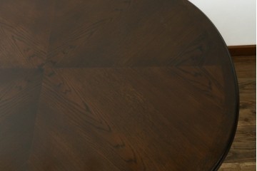 中古　美品　カリモク家具(karimoku)　ドマーニ(domani)　クイーンズライフ(QUEENS LIFE)　クラシカルな佇まいの6人掛けダイニングテーブル　定価約65万6千円　(R-084594)