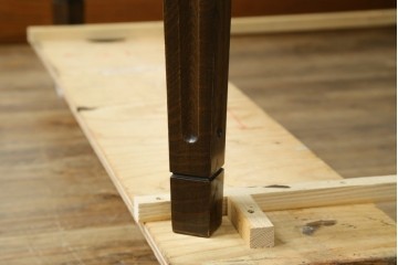 中古　美品　カリモク家具(karimoku)　ドマーニ(domani)　クイーンズライフ(QUEENS LIFE)　クラシカルな佇まいの6人掛けダイニングテーブル　定価約65万6千円　(R-084594)