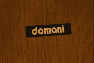中古　美品　カリモク家具(karimoku)　ドマーニ(domani)　クイーンズライフ(QUEENS LIFE)　クラシカルな佇まいの6人掛けダイニングテーブル　定価約65万6千円　(R-084594)
