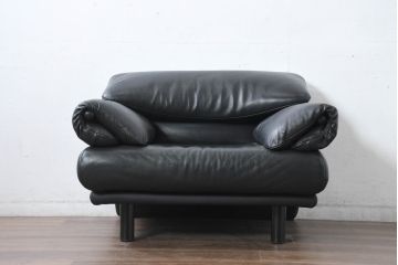 中古　Poltromec(ポルトロメック)社　ジェミニシリーズ　レザー(本革)　モダンな佇まいの1人掛けソファ(一人掛け、1Pソファ)(定価約30万円)(R-084596)
