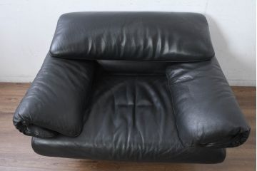 中古　Poltromec(ポルトロメック)社　ジェミニシリーズ　レザー(本革)　モダンな佇まいの1人掛けソファ(一人掛け、1Pソファ)(定価約30万円)(R-084596)