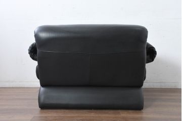 中古　Poltromec(ポルトロメック)社　ジェミニシリーズ　レザー(本革)　モダンな佇まいの1人掛けソファ(一人掛け、1Pソファ)(定価約30万円)(R-084596)