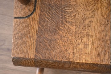 和製ビンテージ　キツツキ　ナラ材　カントリーやナチュラルスタイルに相性抜群なロッキングチェア　(R-084597)