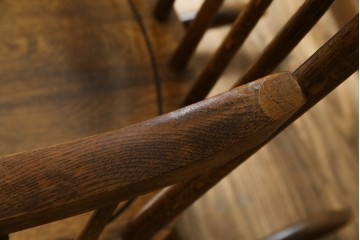 和製ヴィンテージ　キツツキ　ナラ材　カントリーやナチュラルスタイルに相性抜群なロッキングチェア　(R-084597)