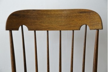 和製ヴィンテージ　キツツキ　ナラ材　カントリーやナチュラルスタイルに相性抜群なロッキングチェア　(R-084597)