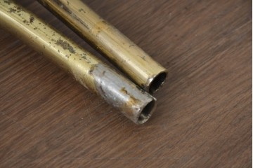 イタリアビンテージ　合皮　優雅な曲線デザインが魅力的!空間に華を添えるスツール　(R-084599)