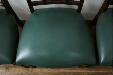 中古　美品　カリモク家具　domani(ドマーニ)　QUEENS LIFE(クイーンズライフ)　本革　優美なフォルムで格調高い雰囲気漂うダイニングチェア3脚　セット現行価格約66万円相当　(R-084600)