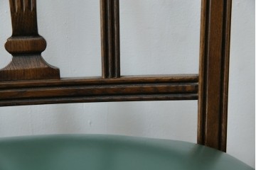 中古　美品　カリモク家具　domani(ドマーニ)　QUEENS LIFE(クイーンズライフ)　本革　優美なフォルムで格調高い雰囲気漂うダイニングチェア3脚　セット現行価格約66万円相当　(R-084600)