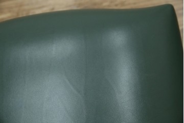 中古　美品　カリモク家具　domani(ドマーニ)　QUEENS LIFE(クイーンズライフ)　本革　優美なフォルムで格調高い雰囲気漂うダイニングチェア3脚　セット現行価格約66万円相当　(R-084600)