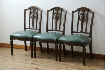 中古　美品　カリモク家具　domani(ドマーニ)　QUEENS LIFE(クイーンズライフ)　本革　優美なフォルムで格調高い雰囲気漂うダイニングチェア3脚　セット現行価格約66万円相当　(R-084600)