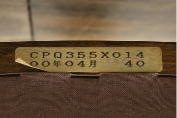 中古　美品　カリモク家具　domani(ドマーニ)　QUEENS LIFE(クイーンズライフ)　本革　優美なフォルムで格調高い雰囲気漂うダイニングチェア3脚　セット現行価格約66万円相当　(R-084600)