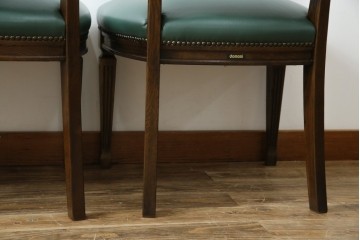 中古　美品　カリモク家具　domani(ドマーニ)　QUEENS LIFE(クイーンズライフ)　本革　優美なフォルムで格調高い雰囲気漂うダイニングチェア3脚　セット現行価格約66万円相当　(R-084600)