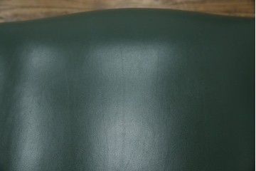 中古　美品　カリモク家具　domani(ドマーニ)　QUEENS LIFE(クイーンズライフ)　本革　優美なフォルムで格調高い雰囲気漂うダイニングチェア3脚　セット現行価格約66万円相当　(R-084600)