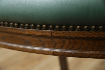 中古　美品　カリモク家具　domani(ドマーニ)　QUEENS LIFE(クイーンズライフ)　本革　優美なフォルムで格調高い雰囲気漂うダイニングチェア3脚　セット現行価格約66万円相当　(R-084600)